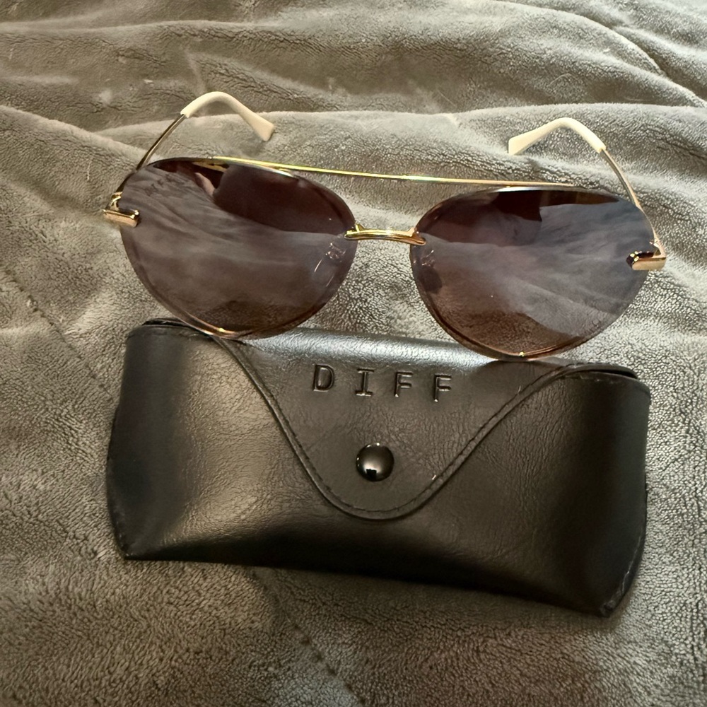 Diff Eyewear Gold and Brown Sunglasses